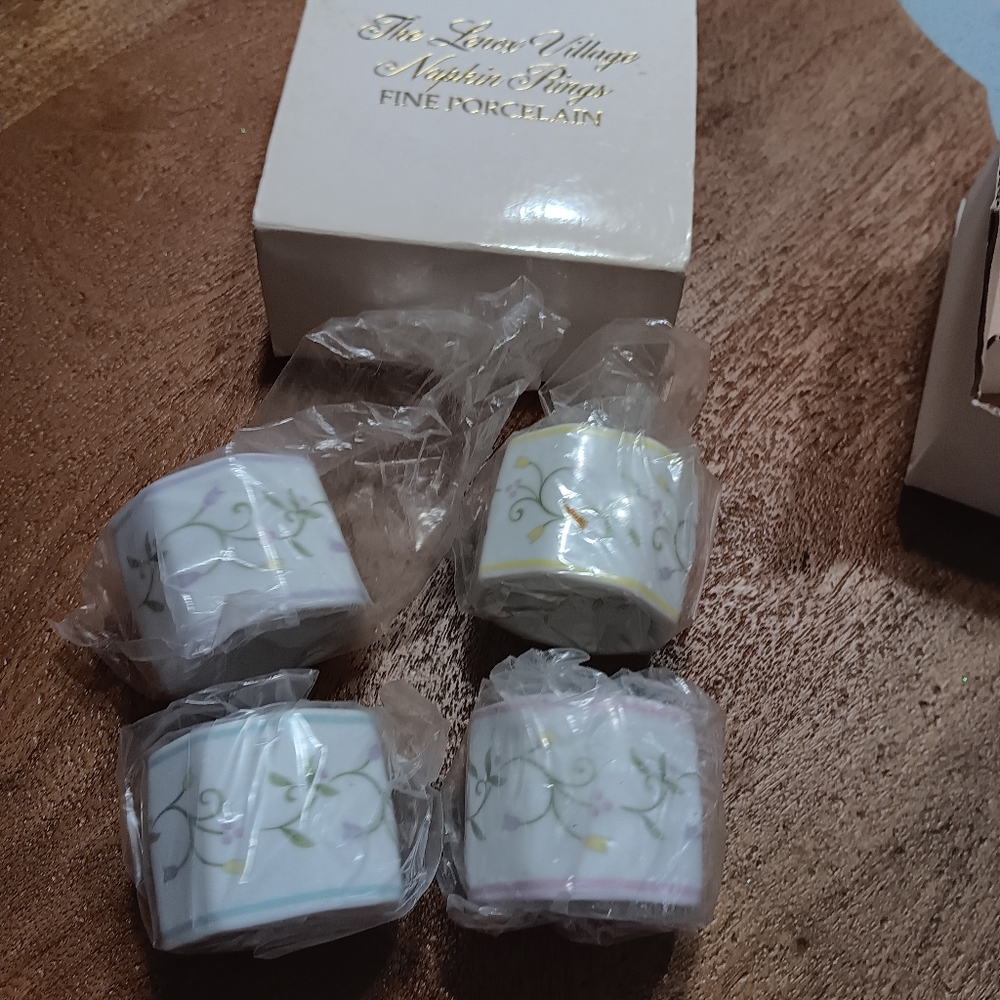 Lenox village 4 napkin rings